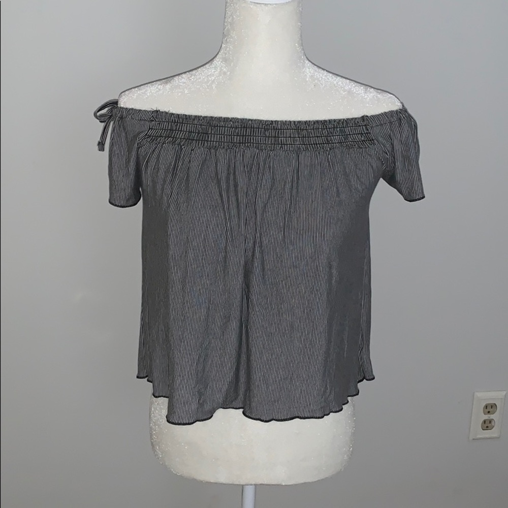 American Eagle Off the Shoulder Shirt! WORN ONCE